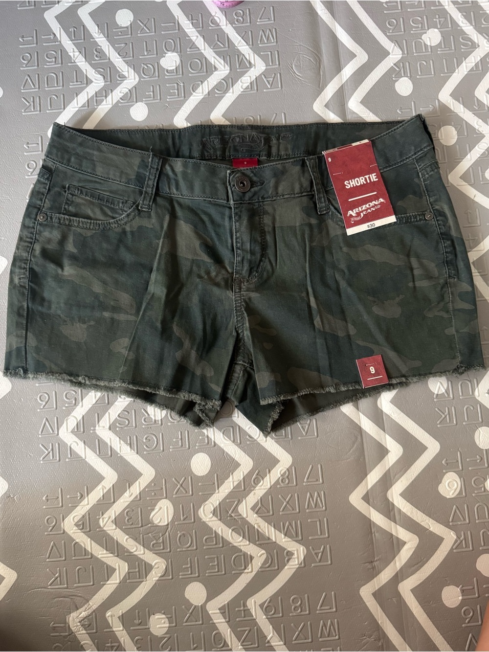 NWT Arizona Jean Co Shortie Camo Shorts Size 9 Juniors